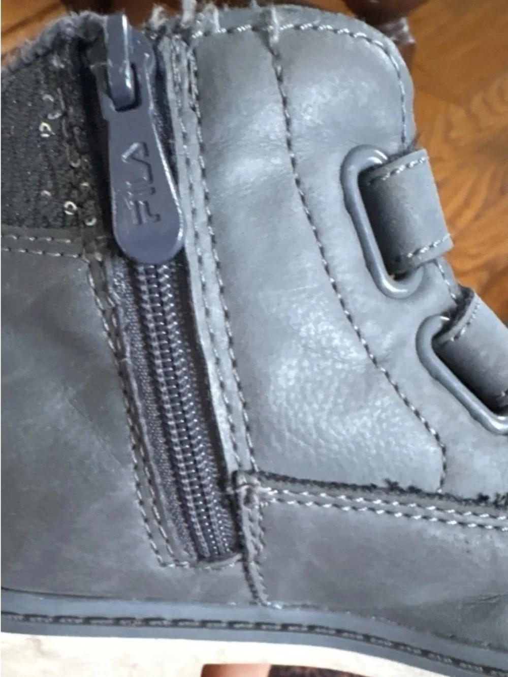 FILA Unisex Kids Ankle Boot Hook & Loop GrayUS 9.5 EU 27
